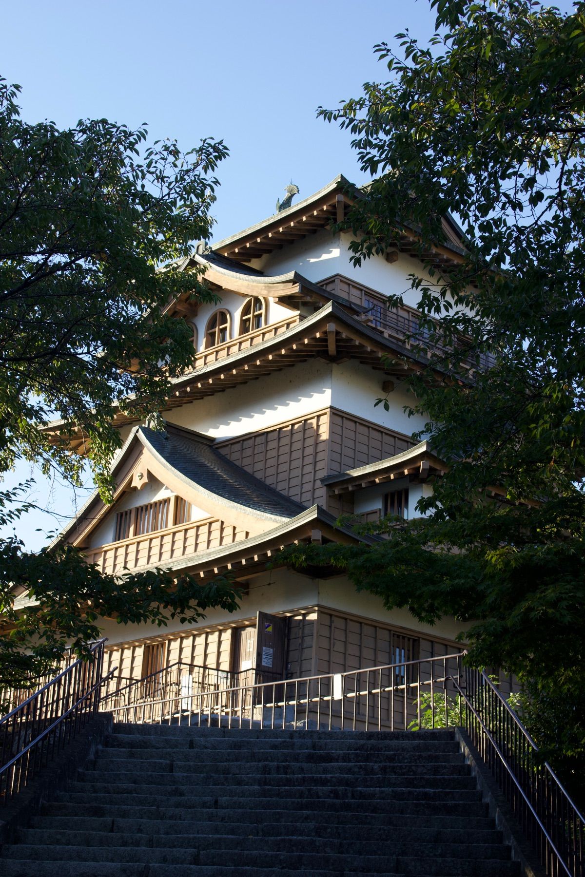 善光寺
松本城
旧開智学校
高島城