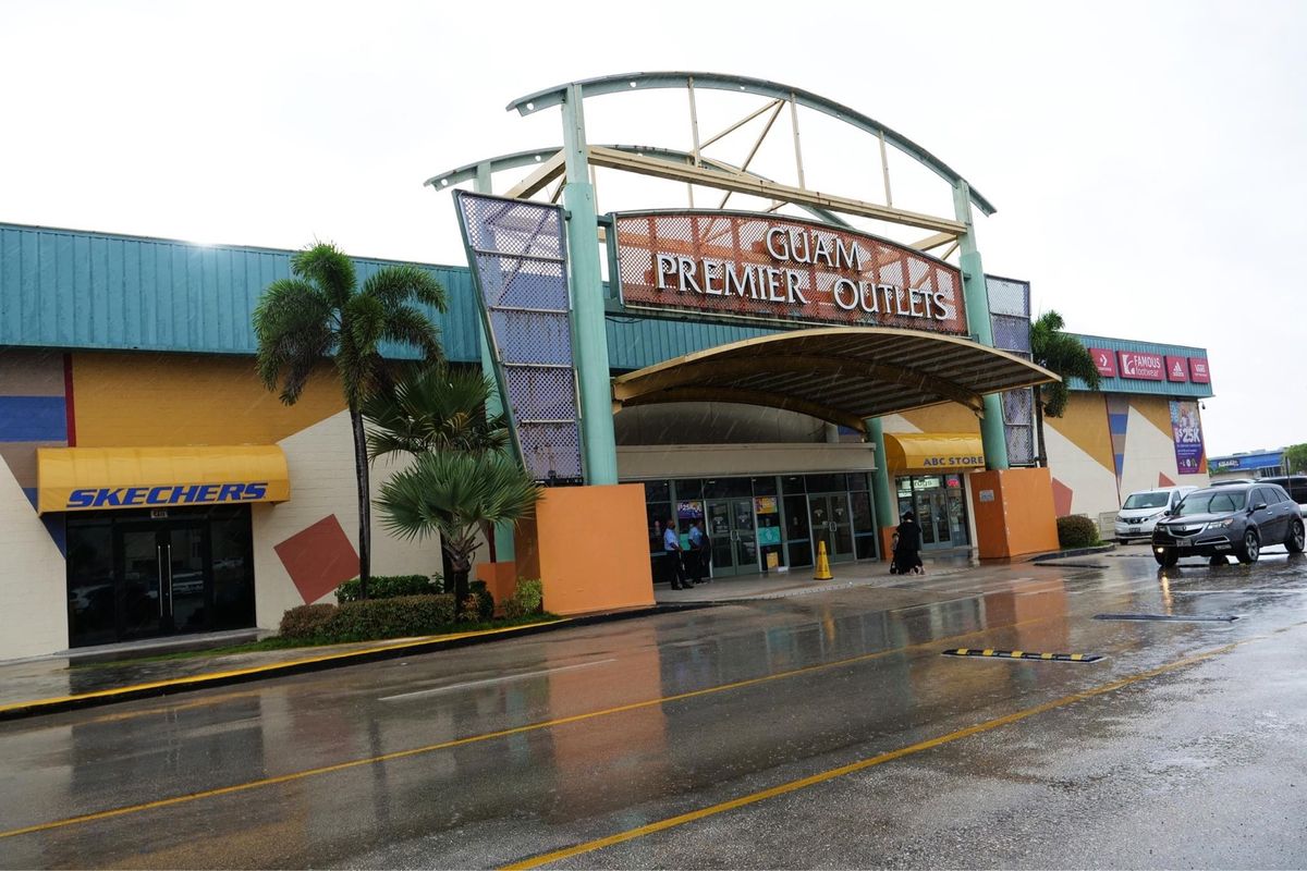 アウトレットとkマート