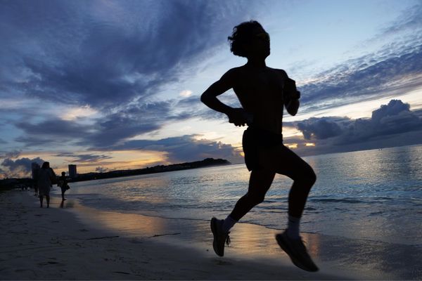 グアム・Guam「弾丸グアム旅行」の写真：海辺の夕焼け