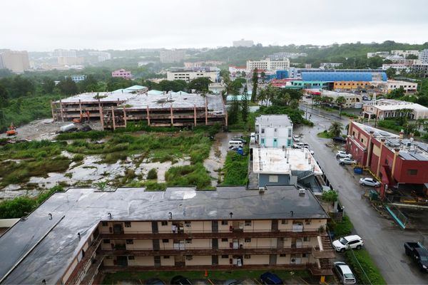 グアム・Guam「弾丸グアム旅行」の写真：雨だった日も