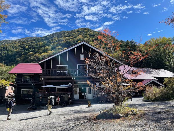 日本・長野県「涸沢ヒュッテ」の写真：徳澤でコーヒーフロート