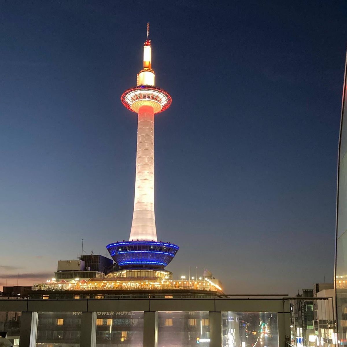 京都タワー綺麗やった！
京都駅ももっと探索したかった。
素晴らしーい建物やー！