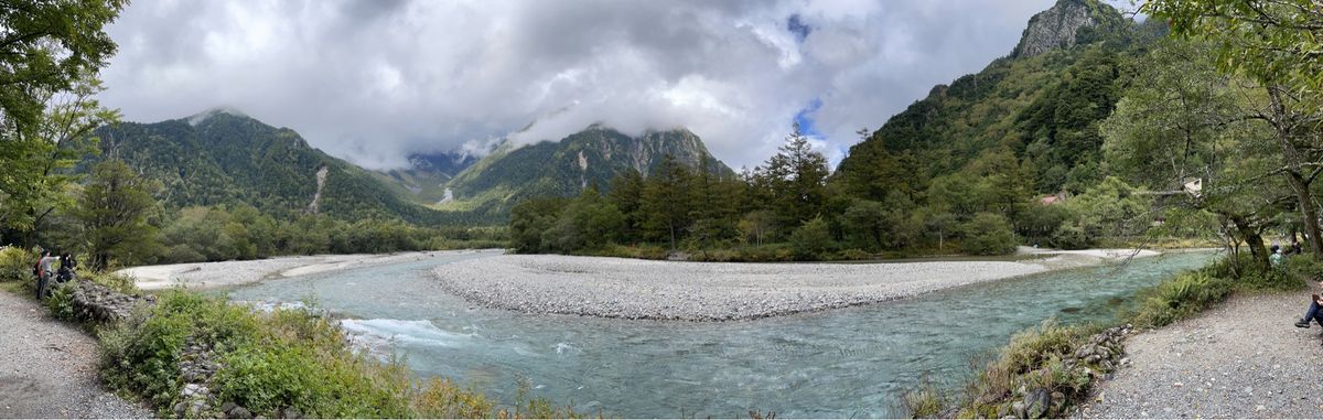 上高地
美しい…
明日はもっと晴れてさらに綺麗なはず。
今日はお試し撮影。