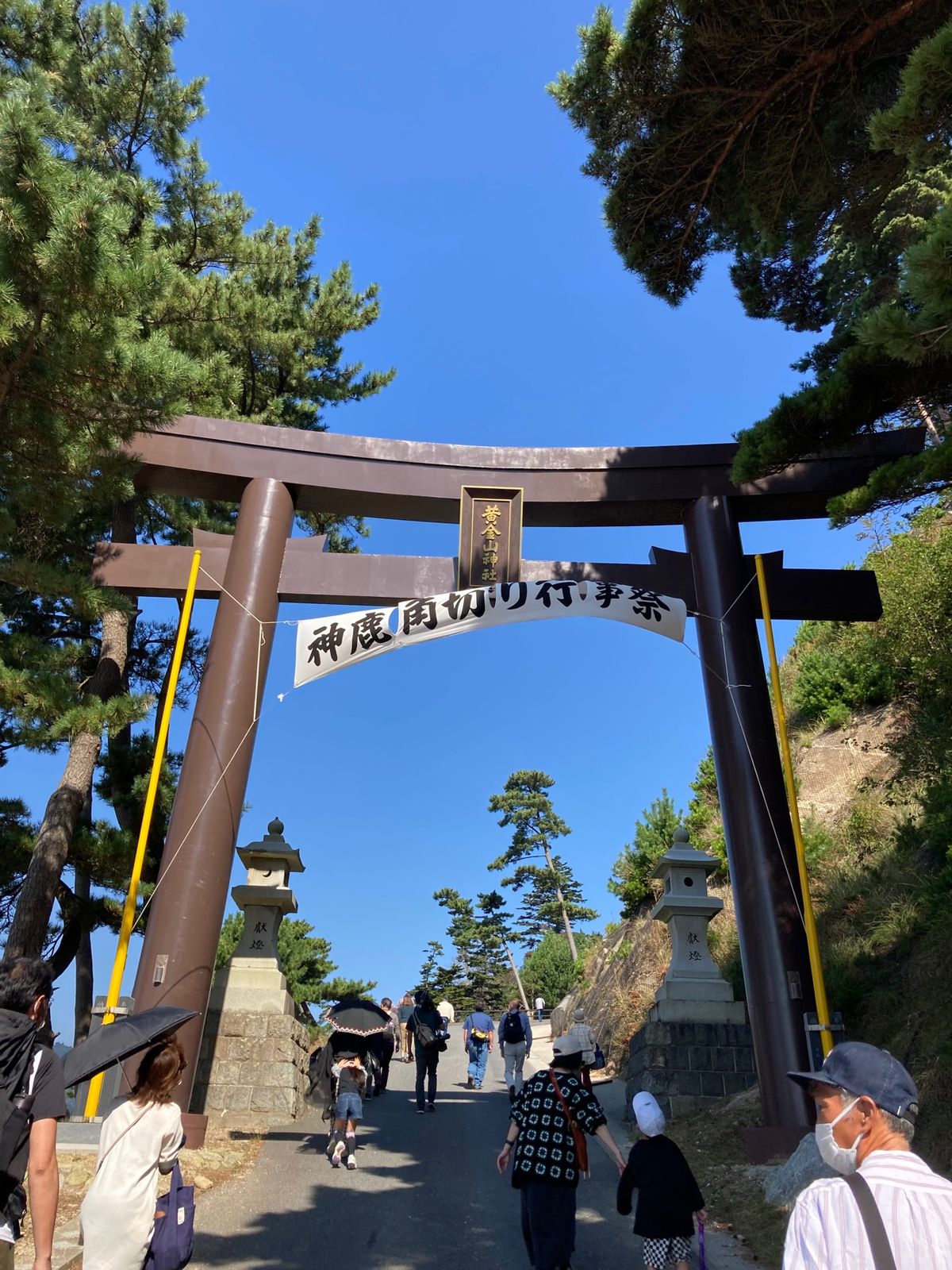 神鹿角切り行事祭
今回は女川から船で渡る（所要約40分）
参拝客の安全を守...