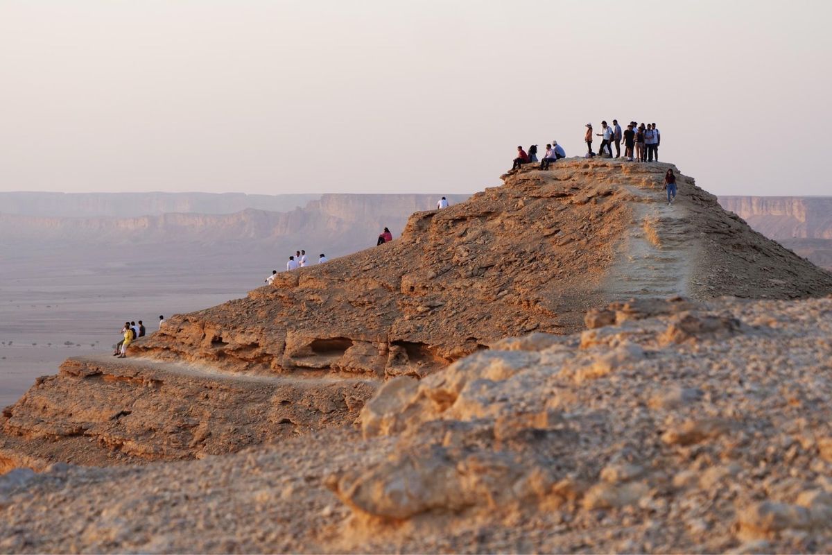 夕方になり日が落ちる