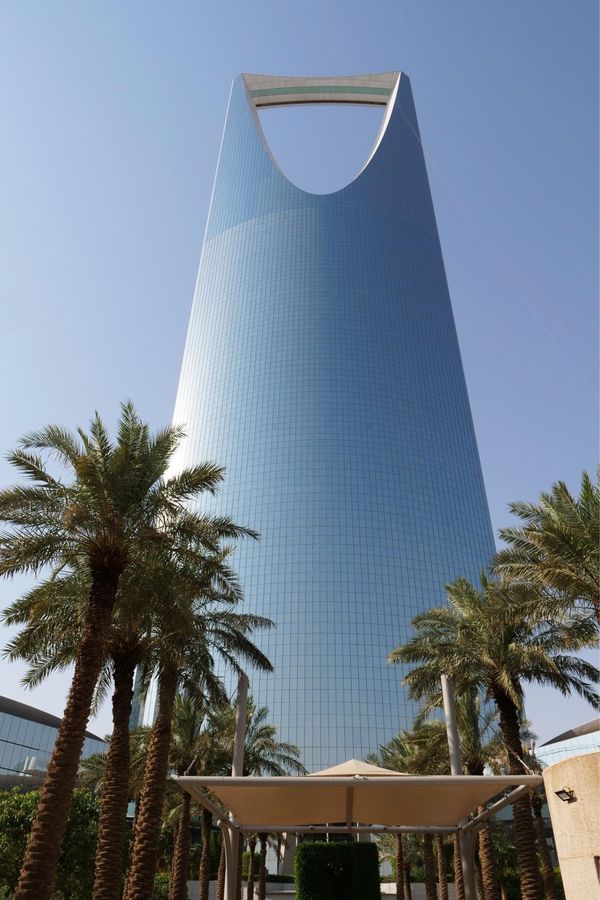 サウジアラビア・Riyadh「弾丸リヤド旅」の写真：キングダムセンターなどのビル
