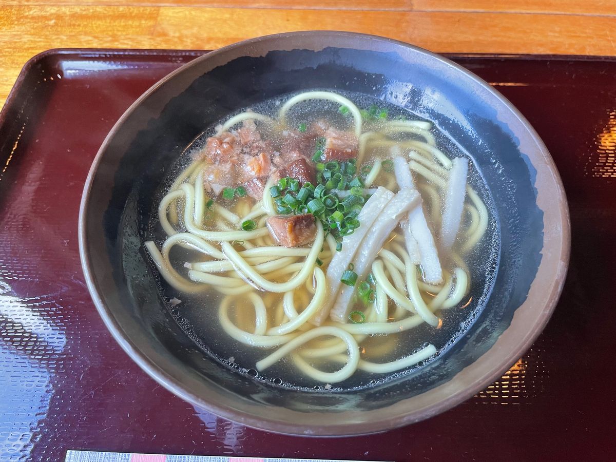 竹富島グルメ
八重山そば、島野菜カレー、ミックスチャンプルー、アンダギーパフェ