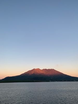 軍艦島ピーカンのため、上陸できた。けっこう、上陸できないことあるみたいでラ...