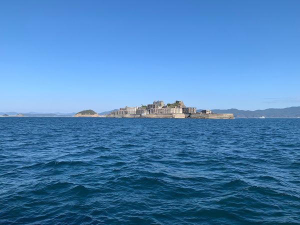 日本・鹿児島県「九州旅行」の写真：軍艦島ピーカンのため、上陸できた。けっこ...