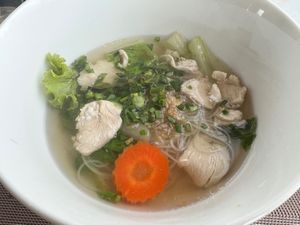 Duong Chan Hotel

ホテルで朝ごはん

このホテル、思いの...