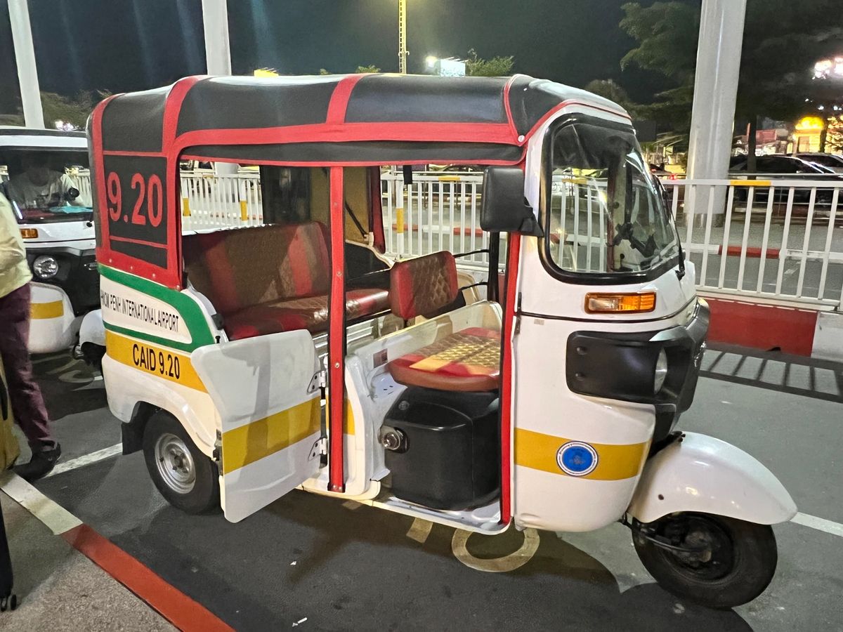 カンボジアに到着

SIMカードを買ってなかったから
買わなきゃな〜って思...