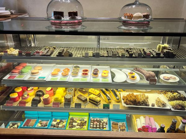 シンガポール「友人と行くカンボジア&シンガポール」の写真：The Shop 240 ឌឹ ហ្សប...