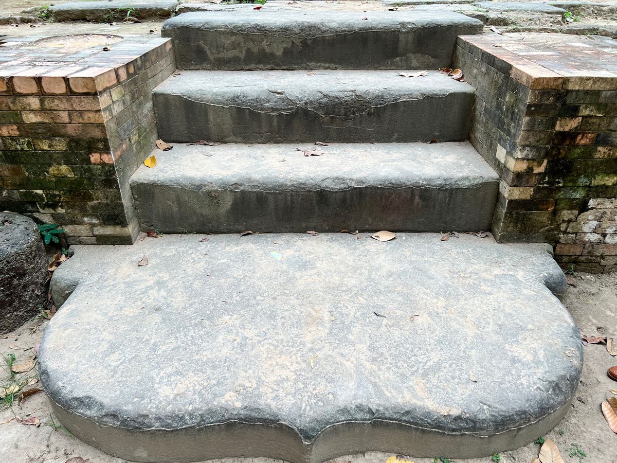 Prasat Sambor サンボープレイクック遺跡

まずはSゾーンから...