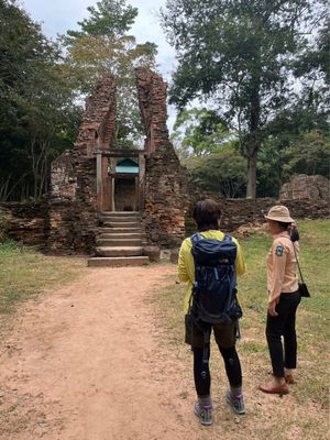 Prasat Sambor サンボープレイクック遺跡

カンボジアにも少し...