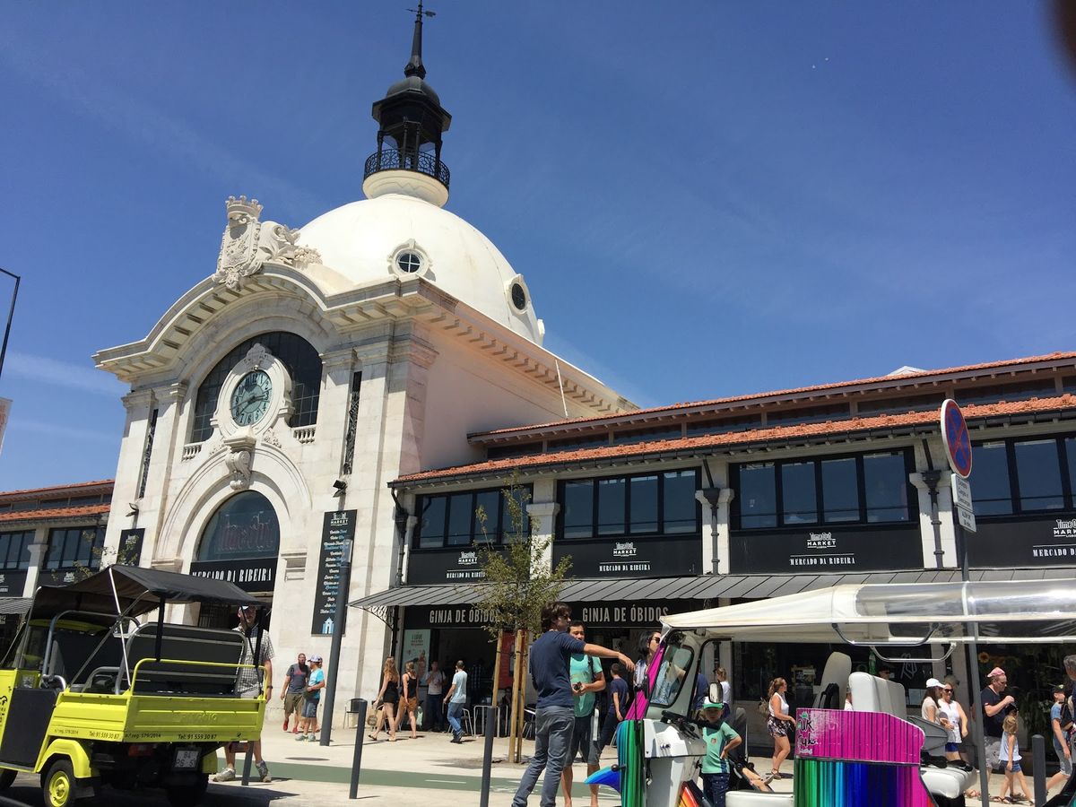 レンタカーで出発。左ハンドルのマニュアルだけど、走り始めたらすぐ慣れるもんです。