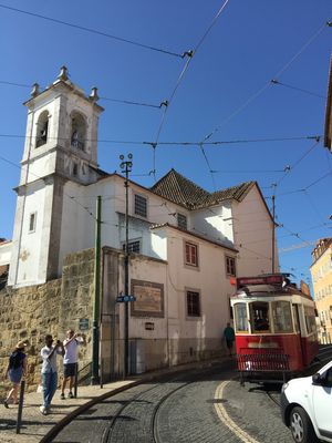 坂の街リスボン。ケーブルカーが走る街並みは見ているだけでなんか満足感。