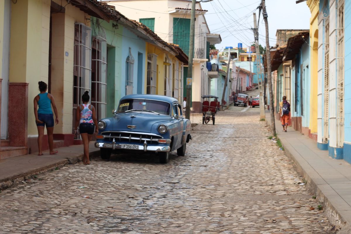 トリニダーは歩いているだけでも楽しい街でした。