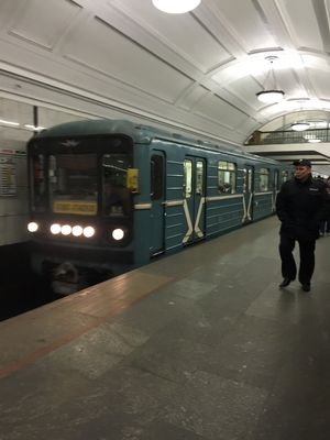 シェレメーチェヴォ空港から市内までは列車を乗り継いで行ける。地下鉄はかなり...