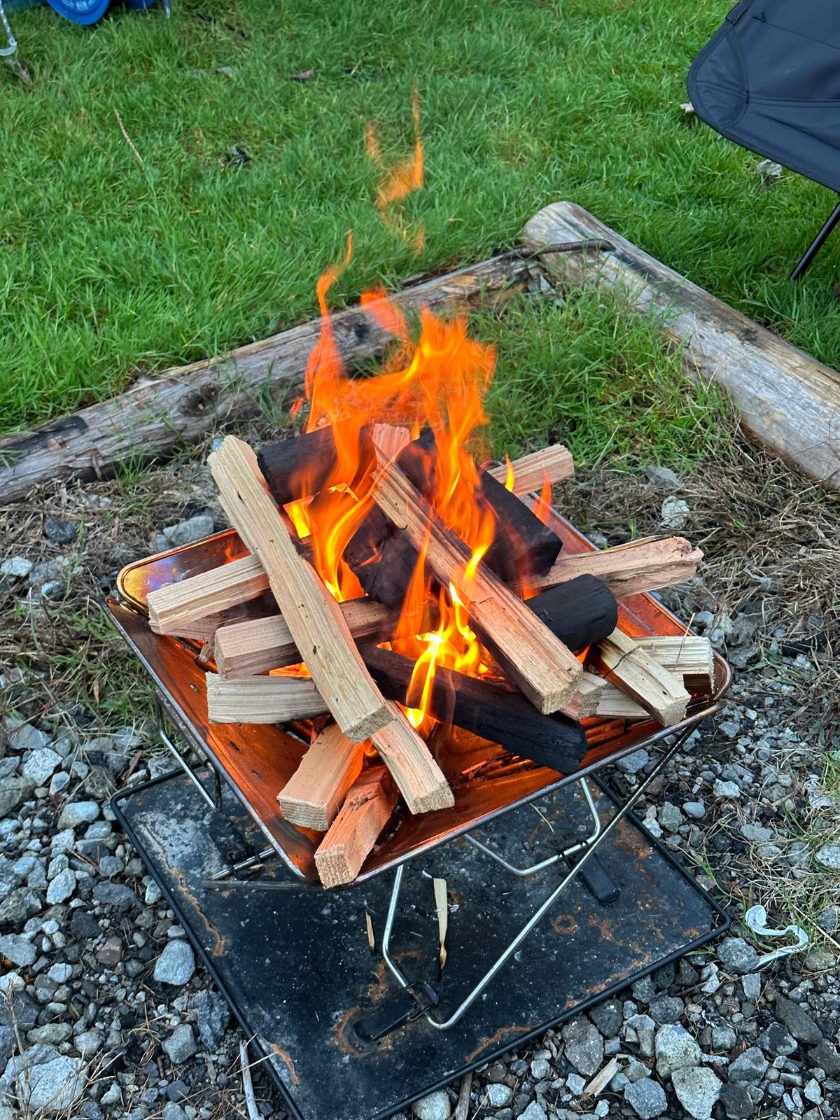 焚き火、バーベキュー、そしてラストはテントの中でNEBULA でドラゴンボール。