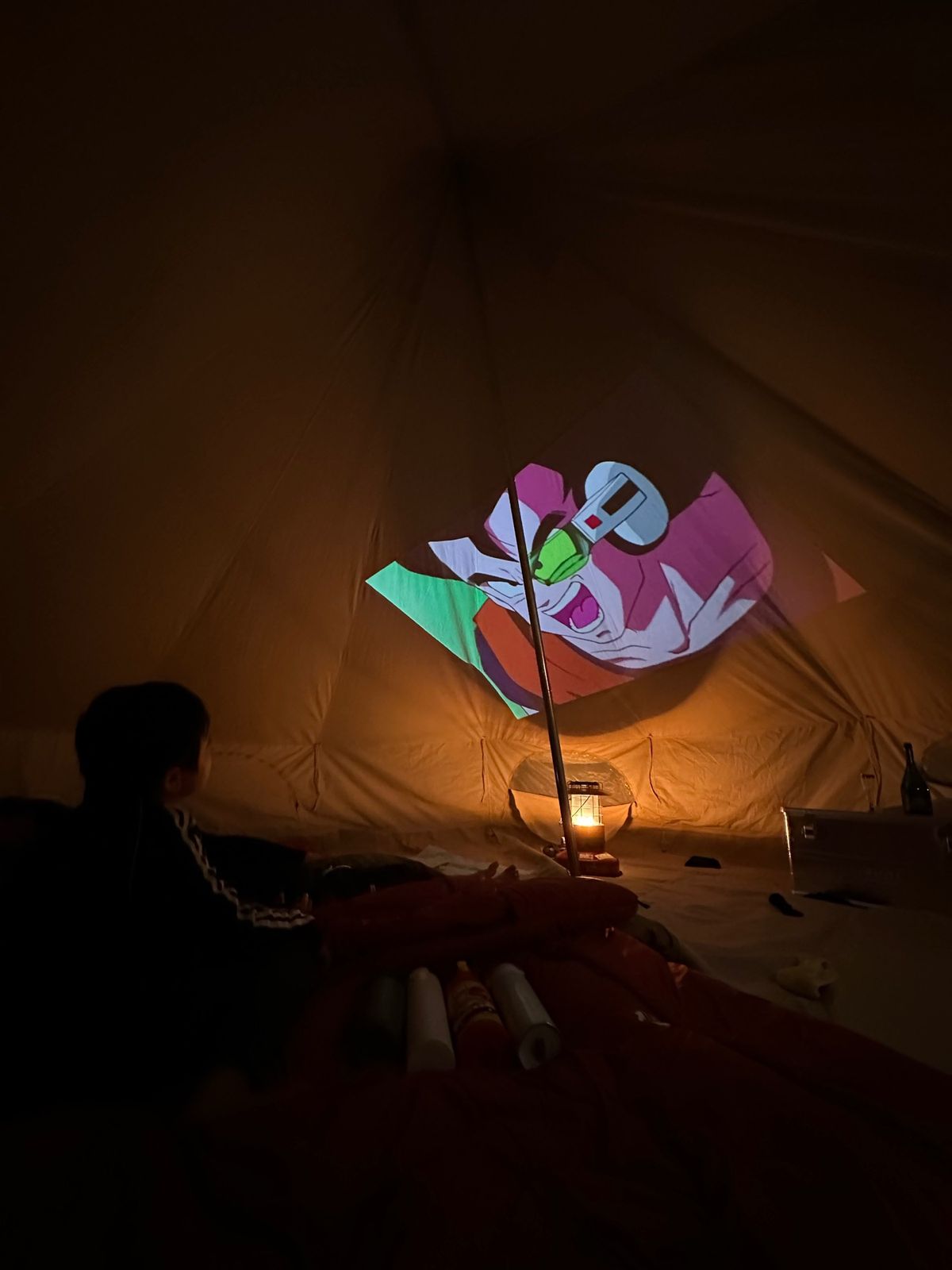 焚き火、バーベキュー、そしてラストはテントの中でNEBULA でドラゴンボール。