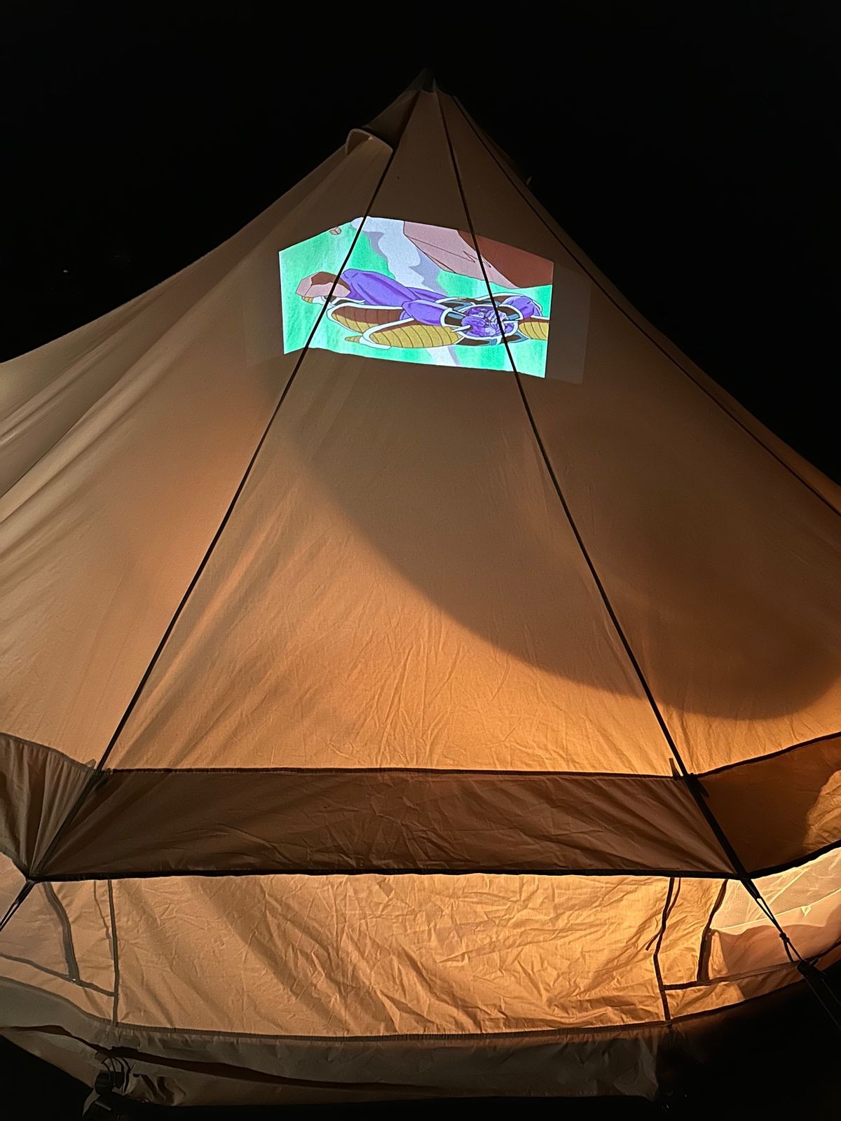 焚き火、バーベキュー、そしてラストはテントの中でNEBULA でドラゴンボール。