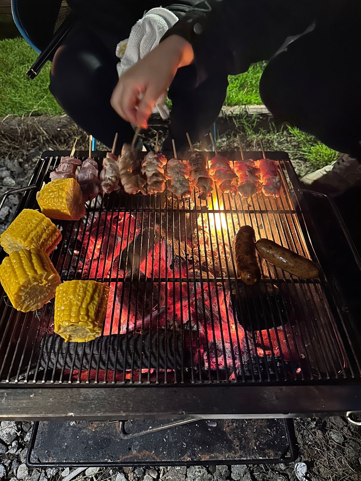 焚き火、バーベキュー、そしてラストはテントの中でNEBULA でドラゴンボール。