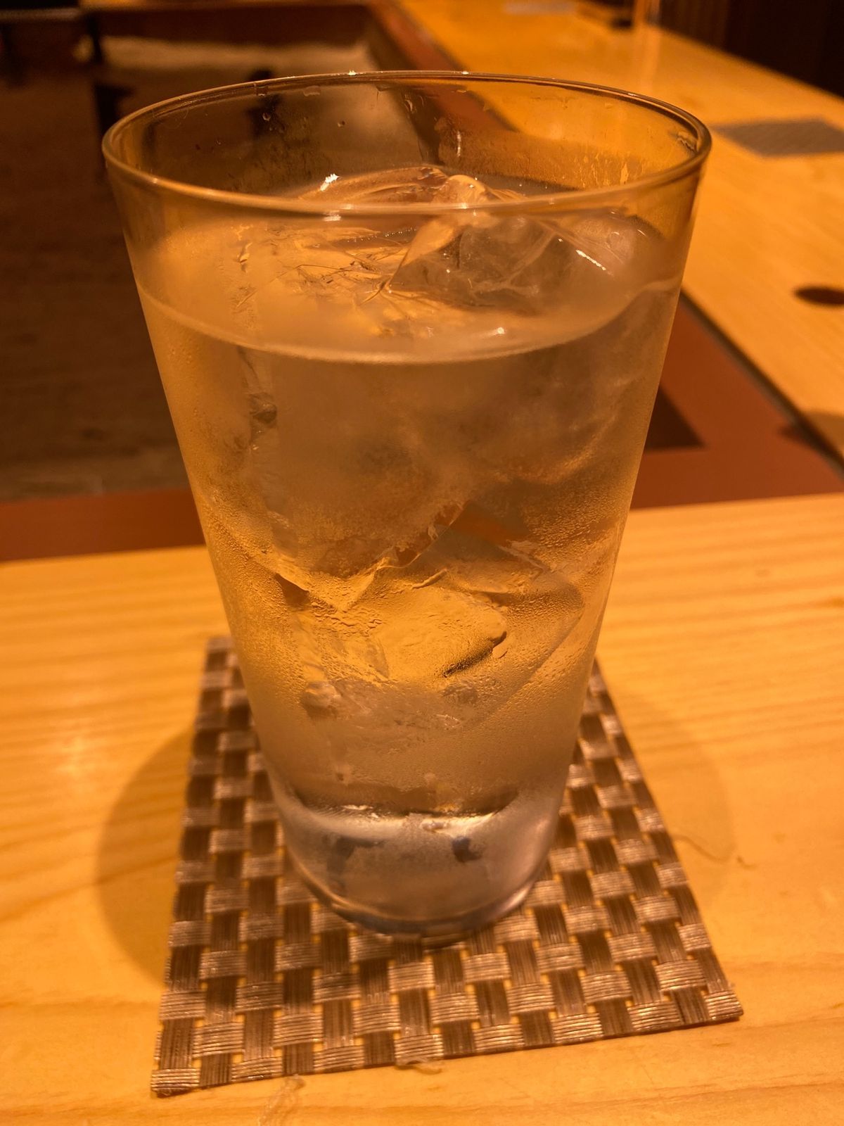 念願の芋焼酎と黒豚のしゃぶしゃぶ。
なのに、なぜかお肉とお鍋の写真が残って...