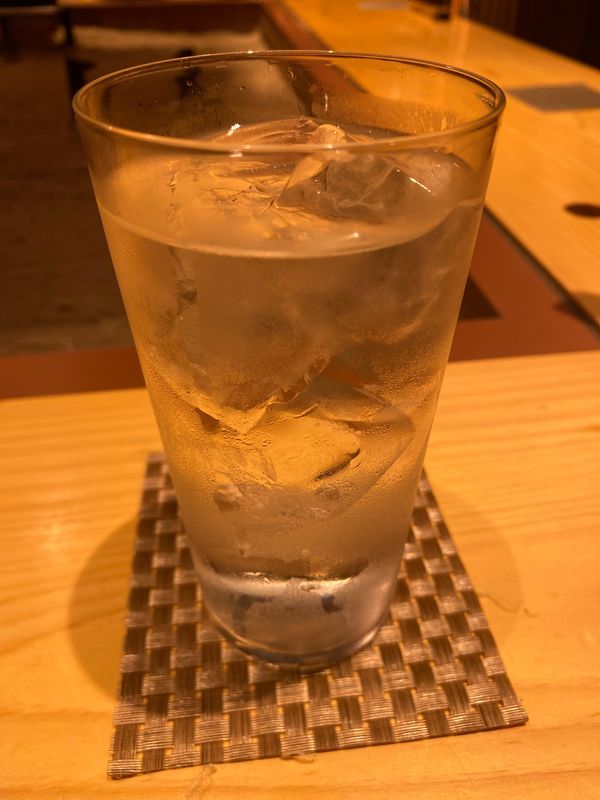 日本・鹿児島「南九州の晩秋を満喫！初鹿児島」の写真：念願の芋焼酎と黒豚のしゃぶしゃぶ。
なの...