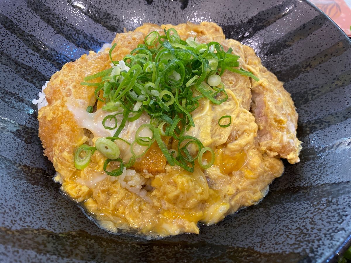 最後に鹿児島空港でカツ丼を食べて今回の旅は終了。