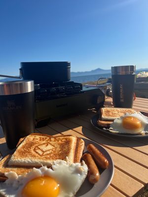 キャンプ飯最高、、、