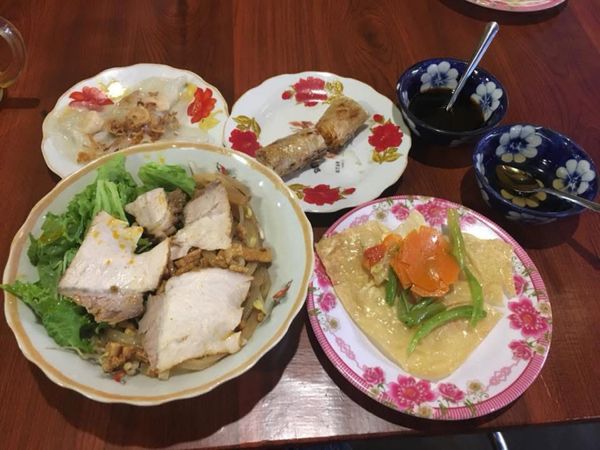 ベトナム・ハノイ「ベトナム旅行」の写真：グルメはホイアン3大名物カオラウ、ホワイ...