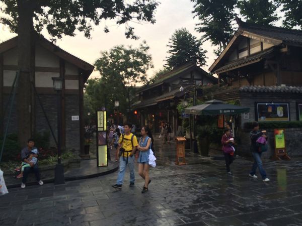 中国・成都「重慶・成都出張」の写真：成都着
観光名所　寛窄巷子