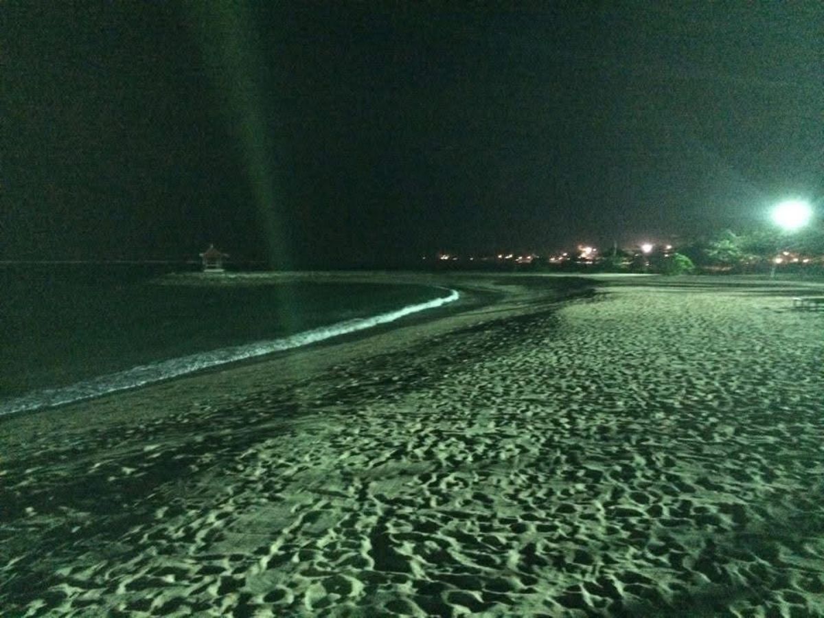 ヌサドゥアビーチ
夕朝昼夜