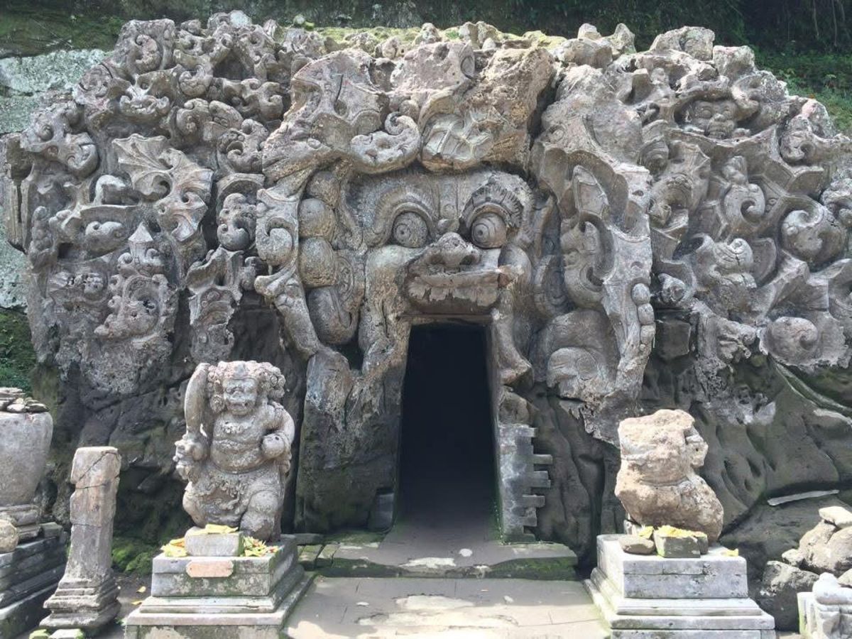 バリ世界遺産巡り
ライステラス、ゴアガジャ、イエプル