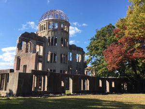 世界遺産原爆ドーム、広島城、郡山城
広島風お好み焼きも美味