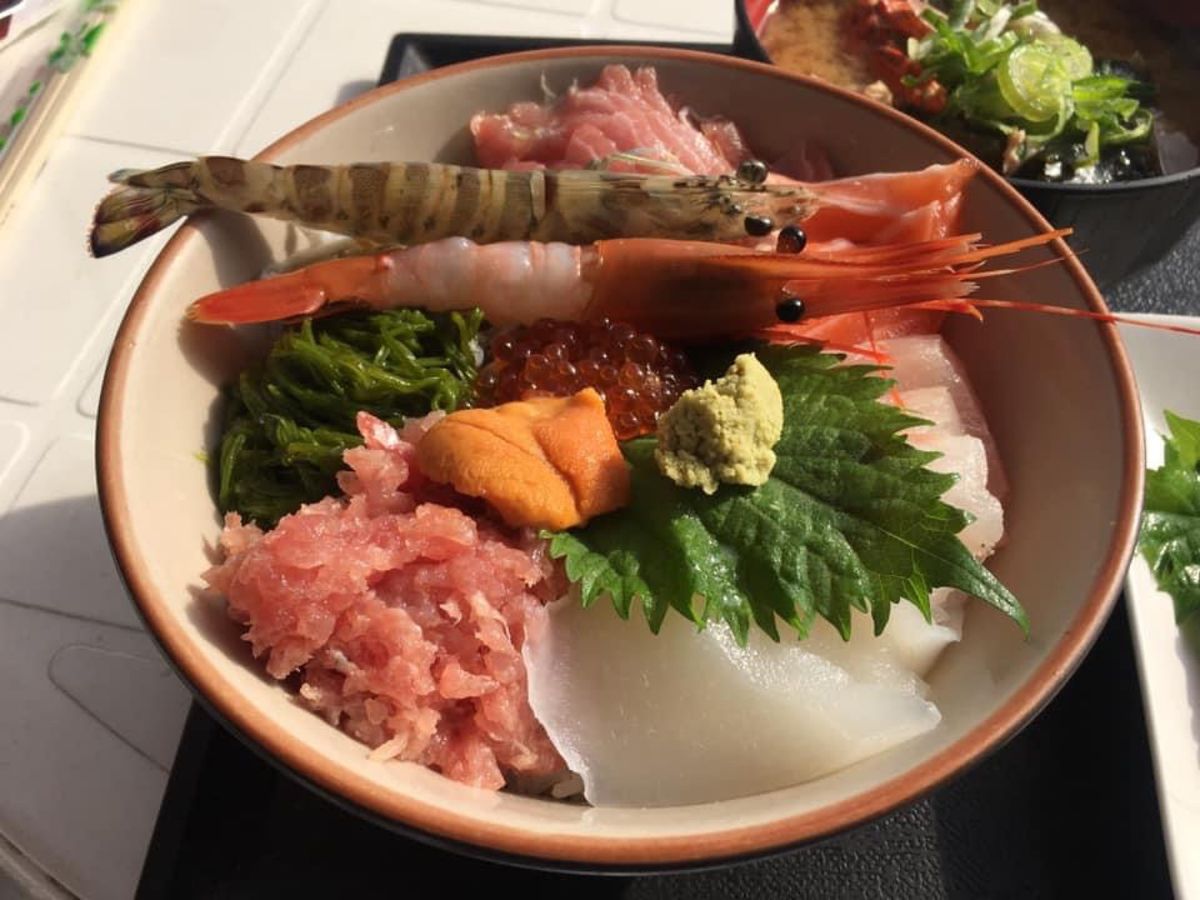 アワビと海鮮丼
車海老はいきとる