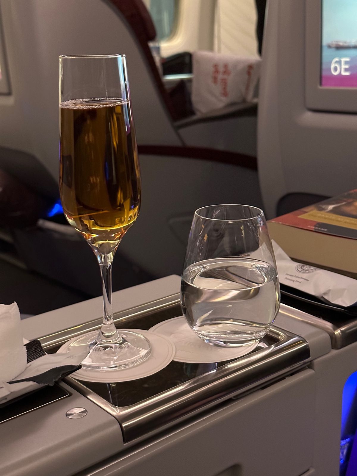 カタール航空はボーディングが1時間前とめっちゃ早い（しかもさらに10分早ま...
