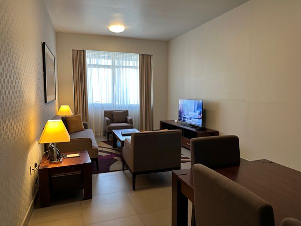 カタール・ドーハ「カタールワールドカップへ！」の写真：メトロが普段6時にオープンするということ...