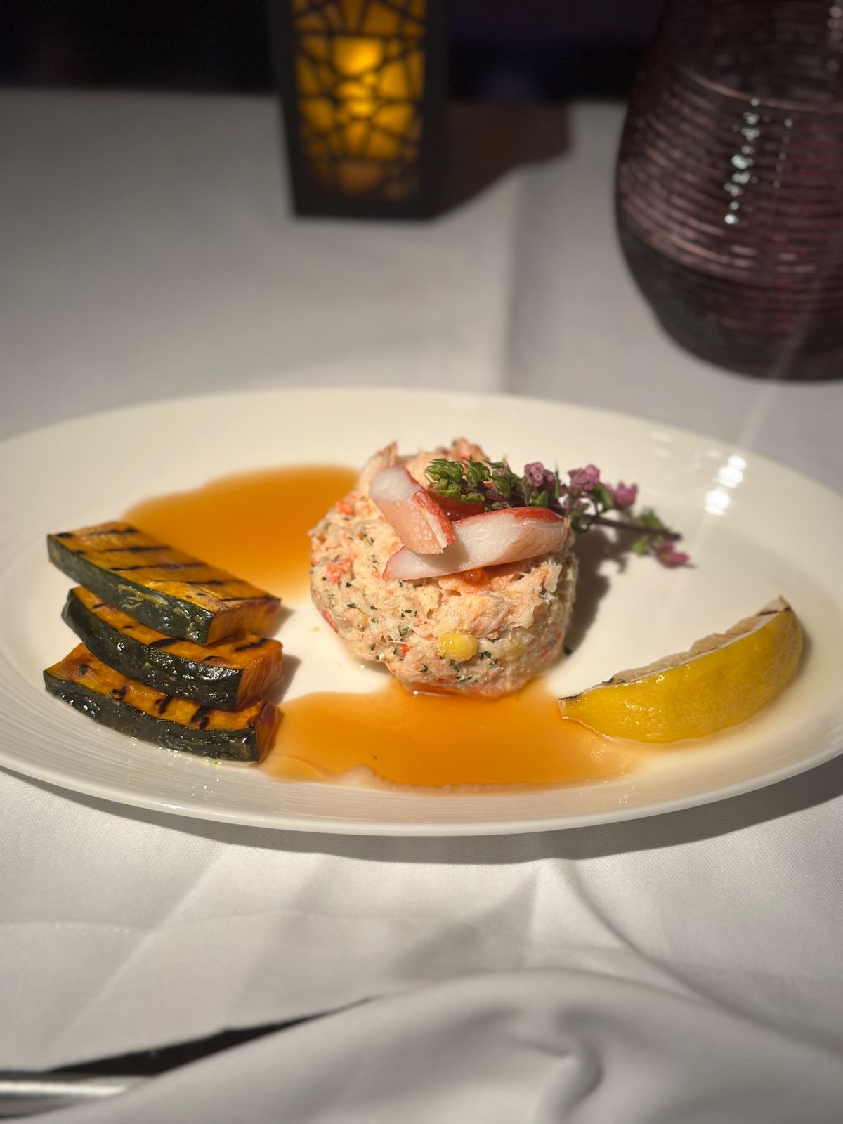 カタール航空ビジネスクラスの機内食（夕食）はこんな感じです。フィンエアー乗...