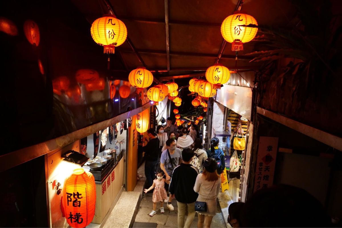 商店が並ぶ九份