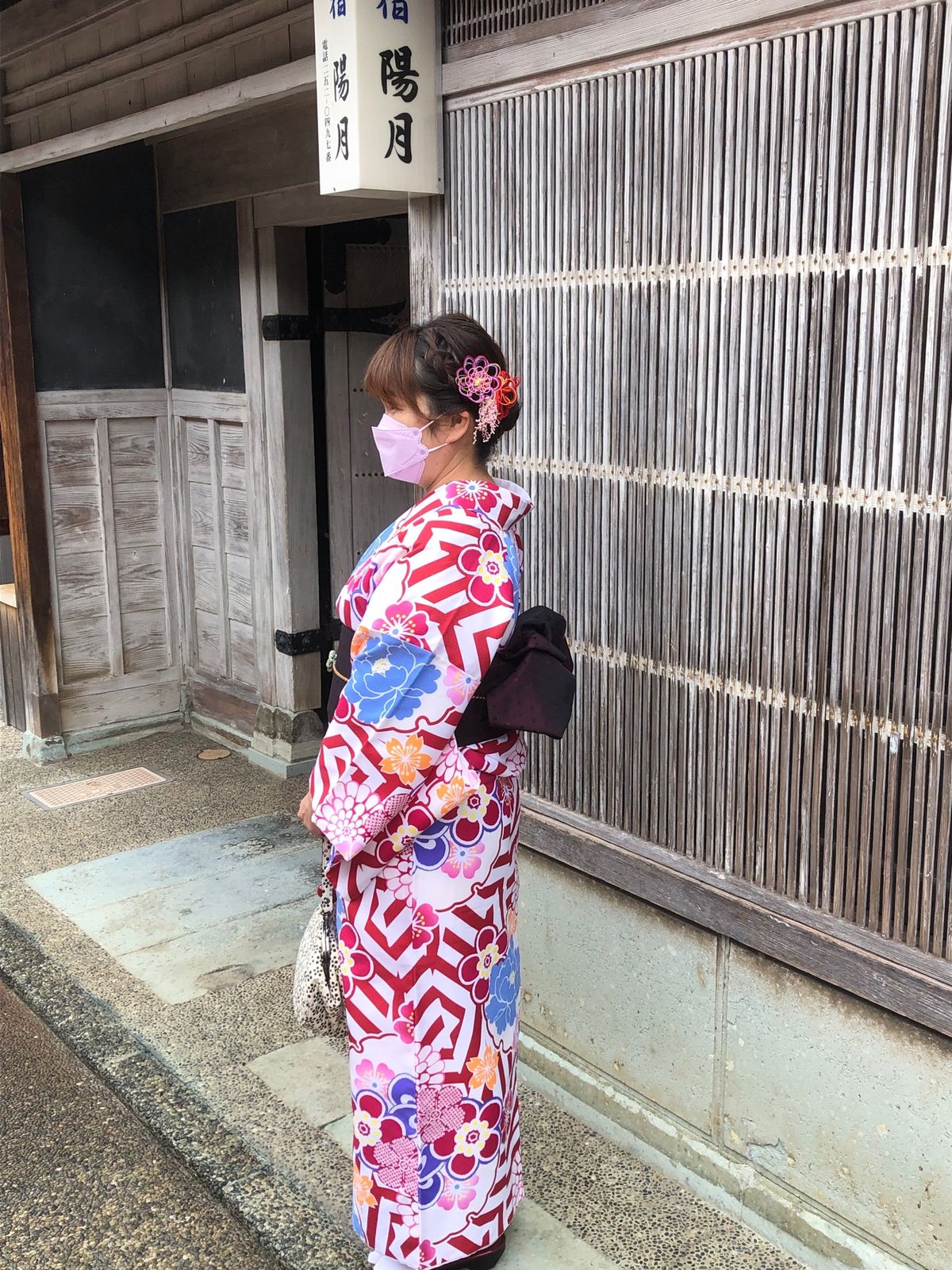 金沢2日目。私目的の
和服に着替えて、西茶屋街、寺院群、東茶屋街と散策👘
...