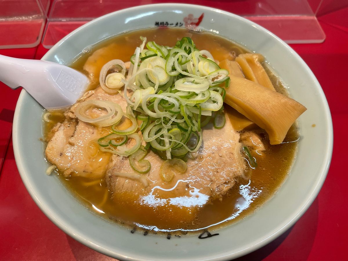 梅光軒で旭川醤油ラーメン