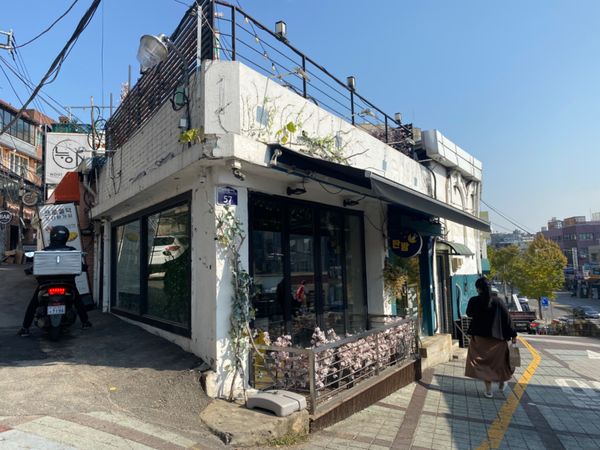 大韓民国 (韓国)・ソウル「〜ソウル〜コロナ明け初海外、コロナ禍想って涙しがち🇰🇷」の写真:ドラマの聖地で登場人物に思いを馳せる