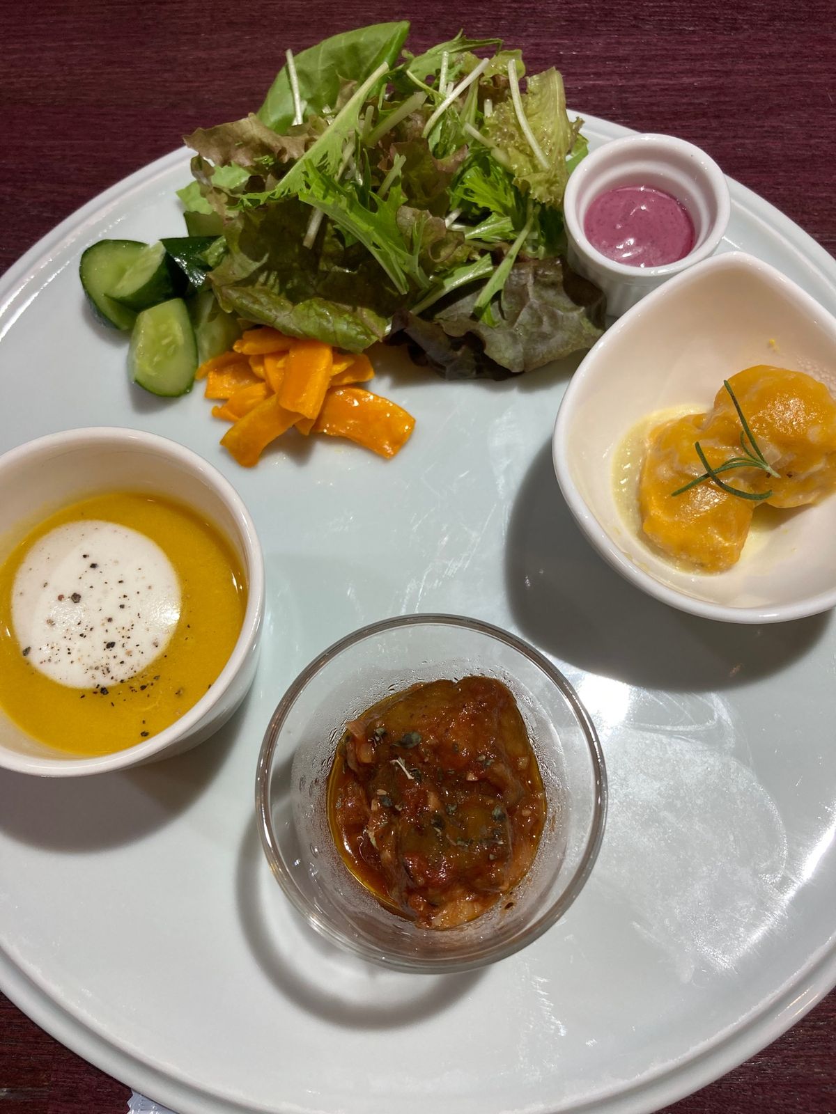 日頃の野菜不足を反省して、ランチに野菜をたっぷり食べようと思って選んだのが...