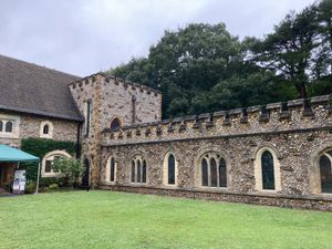 那須ステンドグラス美術館。
イギリスのマナーハウスをモチーフにした建物が素...