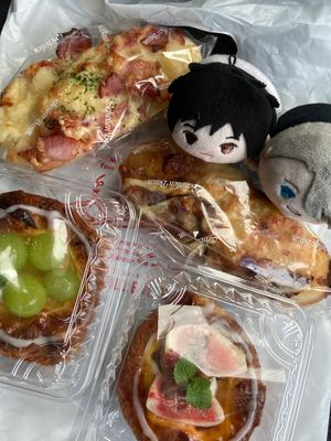 朝、チェックアウトした後、ベーカリーへ。シェレンバウム黒磯店さんです。
普...