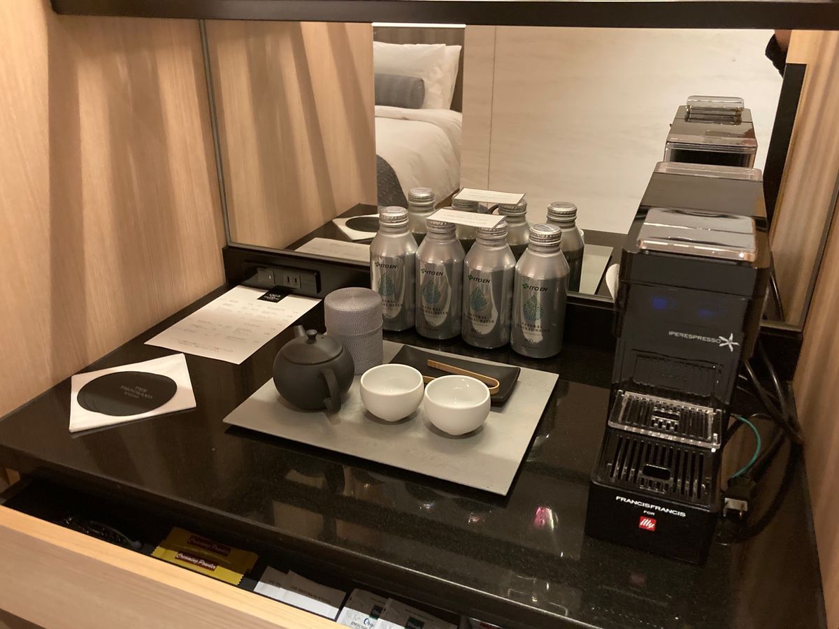 今回、友人のおかげで贅沢ホテルに泊まらせてもらいました。
THE THOU...