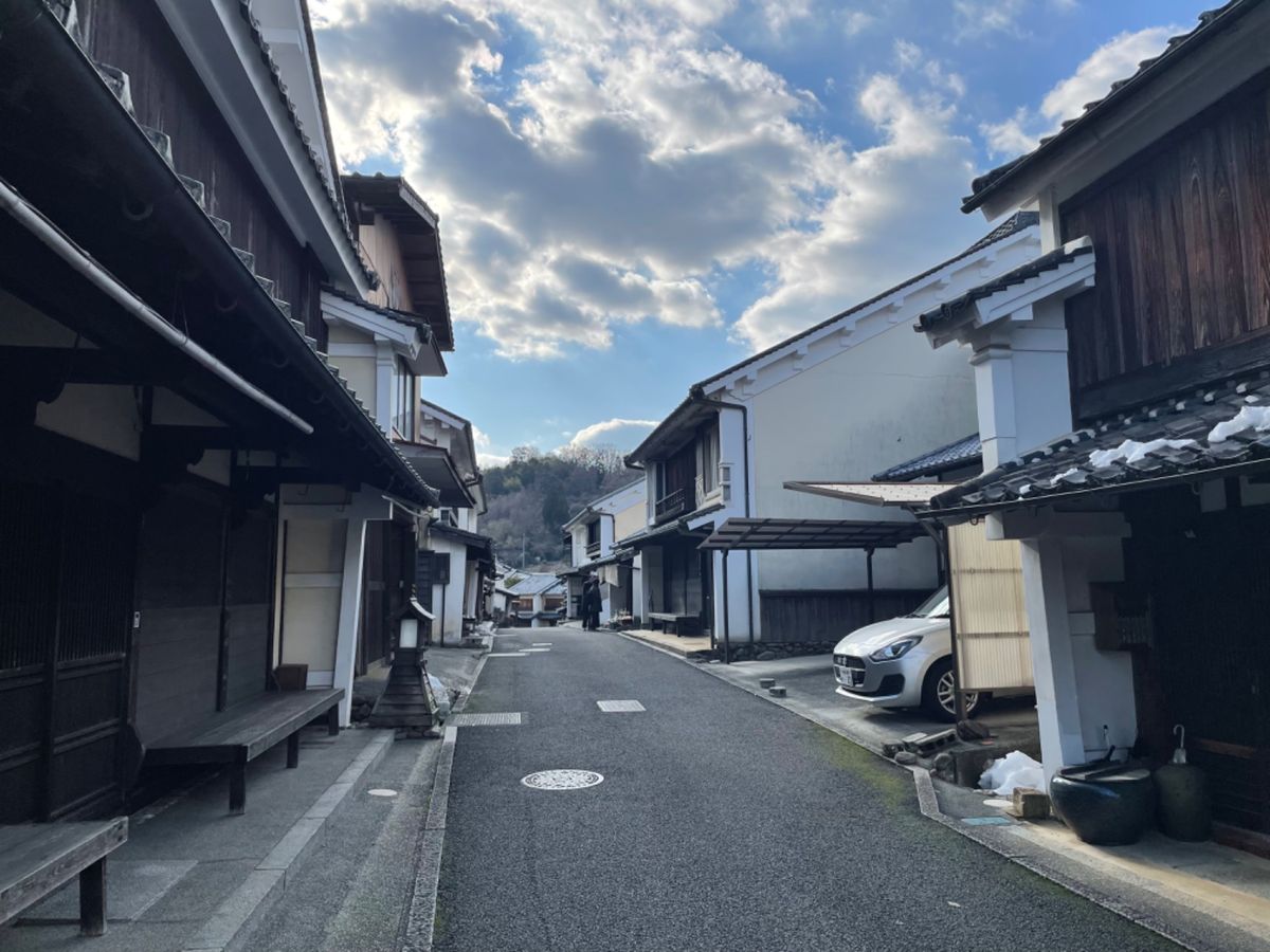 内子の古い街並みと高昌寺。