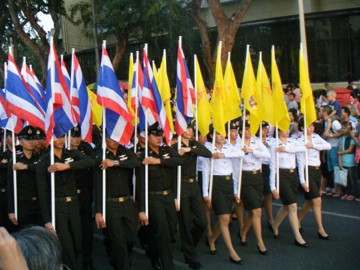 国王の誕生日パレード