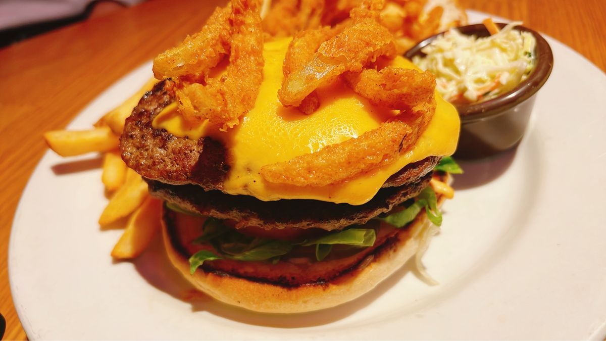 アウトバックのハンバーガー美味しかった♡
エビのBBQが何味かわからんけど...
